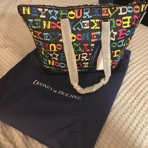 Dooney and bourke Hand bag